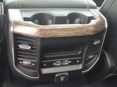 2019 RAM 1500 Laramie 4x4 Crew Cab 5'7" Box