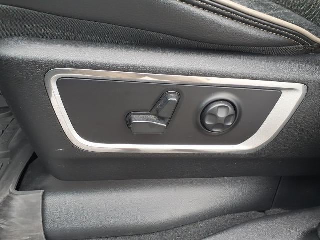 2019 RAM 1500 Laramie 4x4 Crew Cab 5'7" Box