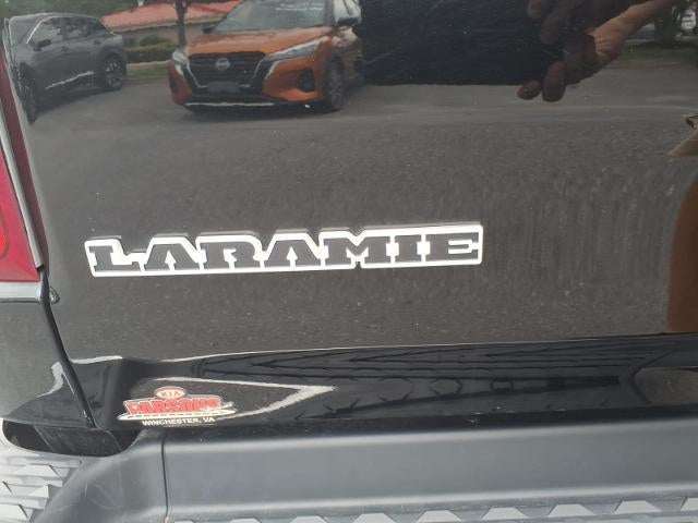 2019 RAM 1500 Laramie 4x4 Crew Cab 5'7" Box