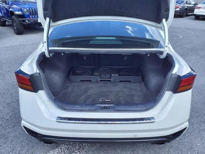 2021 Nissan Altima 2.0 SR Sedan