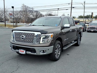 2019 Nissan Titan 4x4 Crew Cab SL