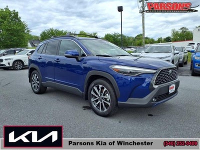 2024 Toyota Corolla Cross XLE 4WD (Natl)