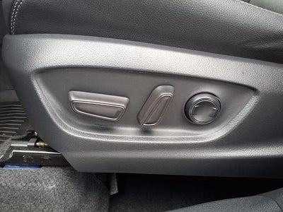 2024 Toyota Corolla Cross XLE 4WD (Natl)