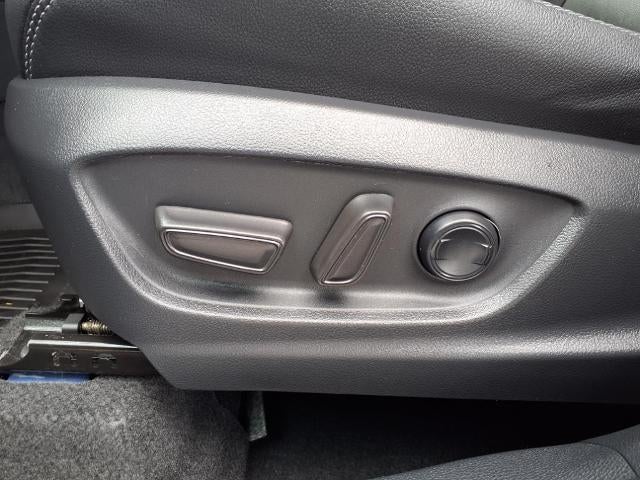 2024 Toyota Corolla Cross XLE 4WD (Natl)