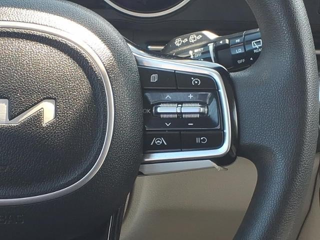 2022 Kia Carnival LX FWD