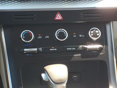 2022 Kia Carnival LX FWD