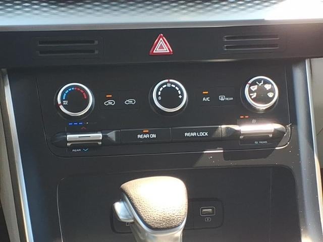 2022 Kia Carnival LX FWD