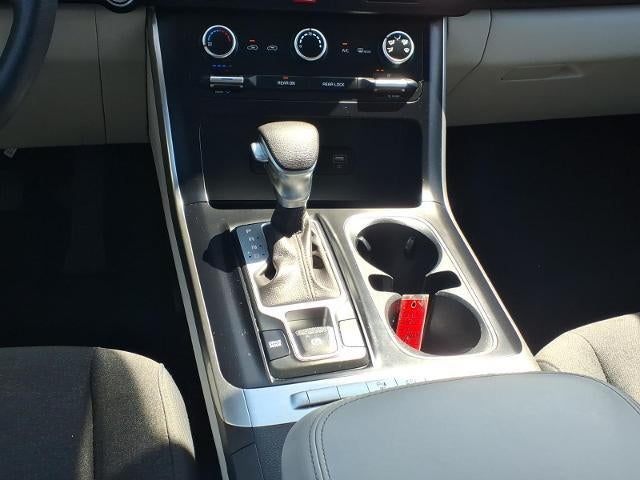 2022 Kia Carnival LX FWD