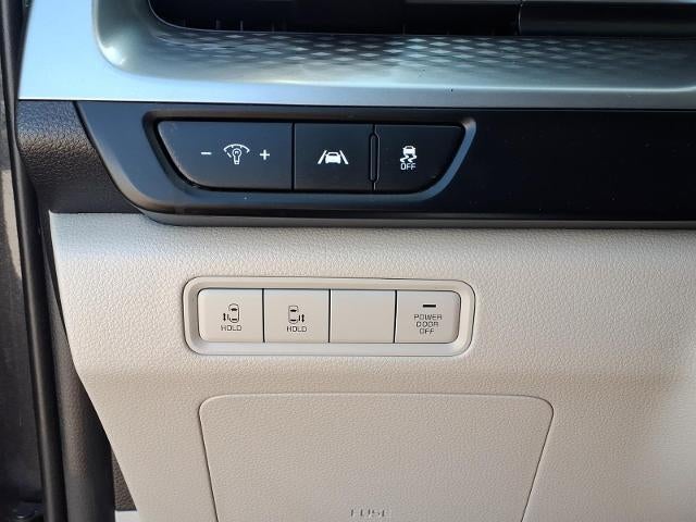 2022 Kia Carnival LX FWD