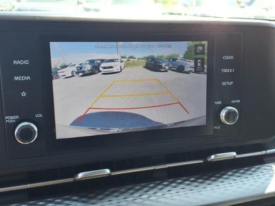 2022 Kia Carnival LX FWD