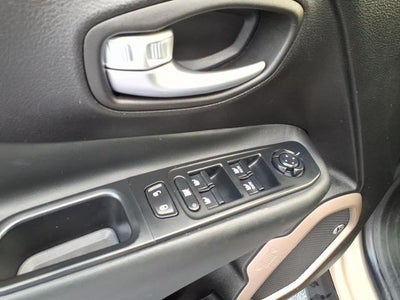 2017 Jeep Renegade Deserthawk 4x4 *Ltd Avail*