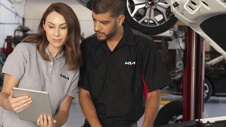 Kia service technicians | Parsons Kia of Winchester in Winchester VA